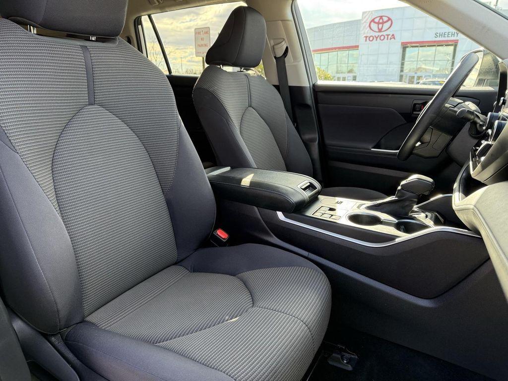 used 2023 Toyota Highlander car, priced at $34,750