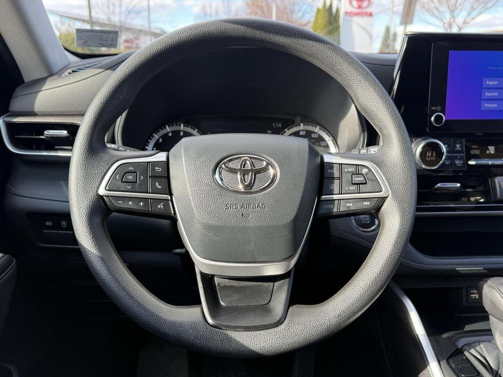 used 2023 Toyota Highlander car, priced at $34,750