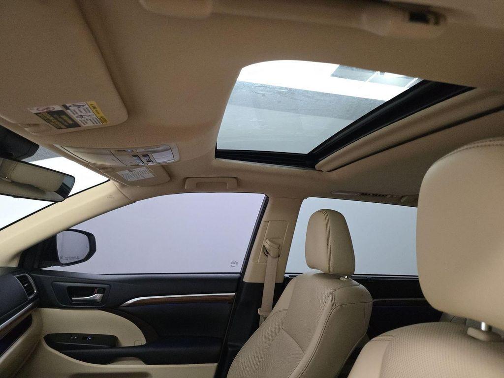 used 2018 Toyota Highlander car, priced at $25,950