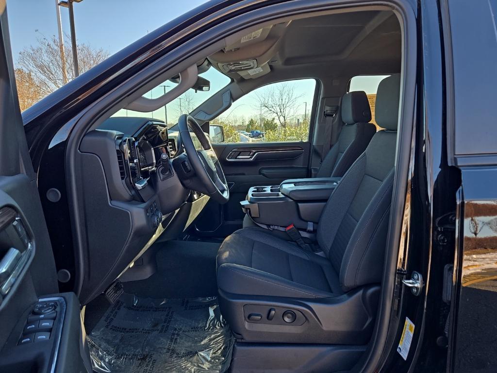 used 2024 Chevrolet Silverado 1500 car, priced at $42,981