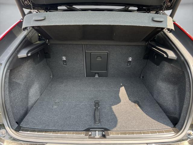 used 2022 Volvo C40 Recharge Pure Electric car, priced at $25,388