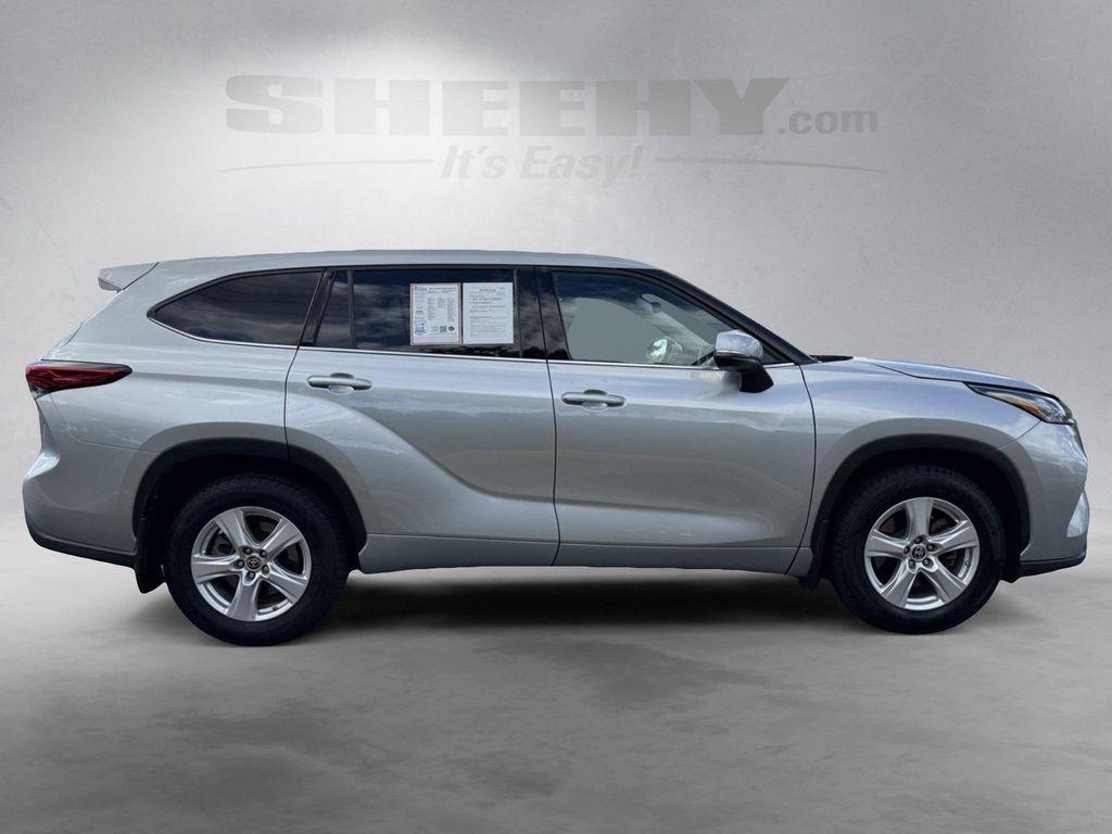 used 2022 Toyota Highlander car, priced at $27,990