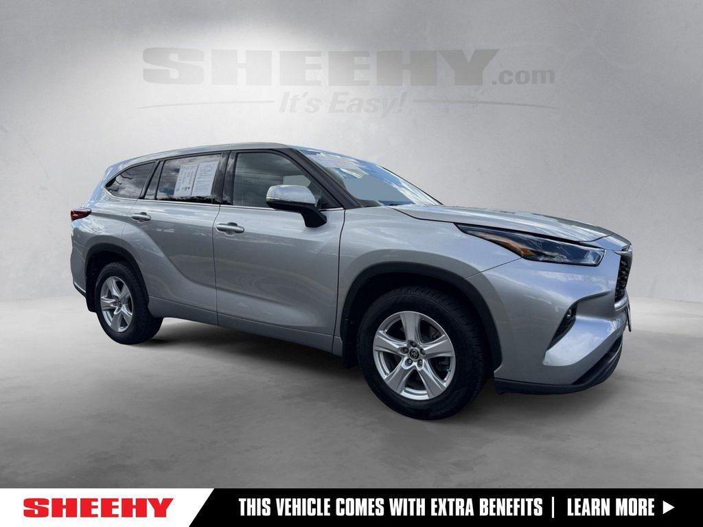 used 2022 Toyota Highlander car, priced at $27,990