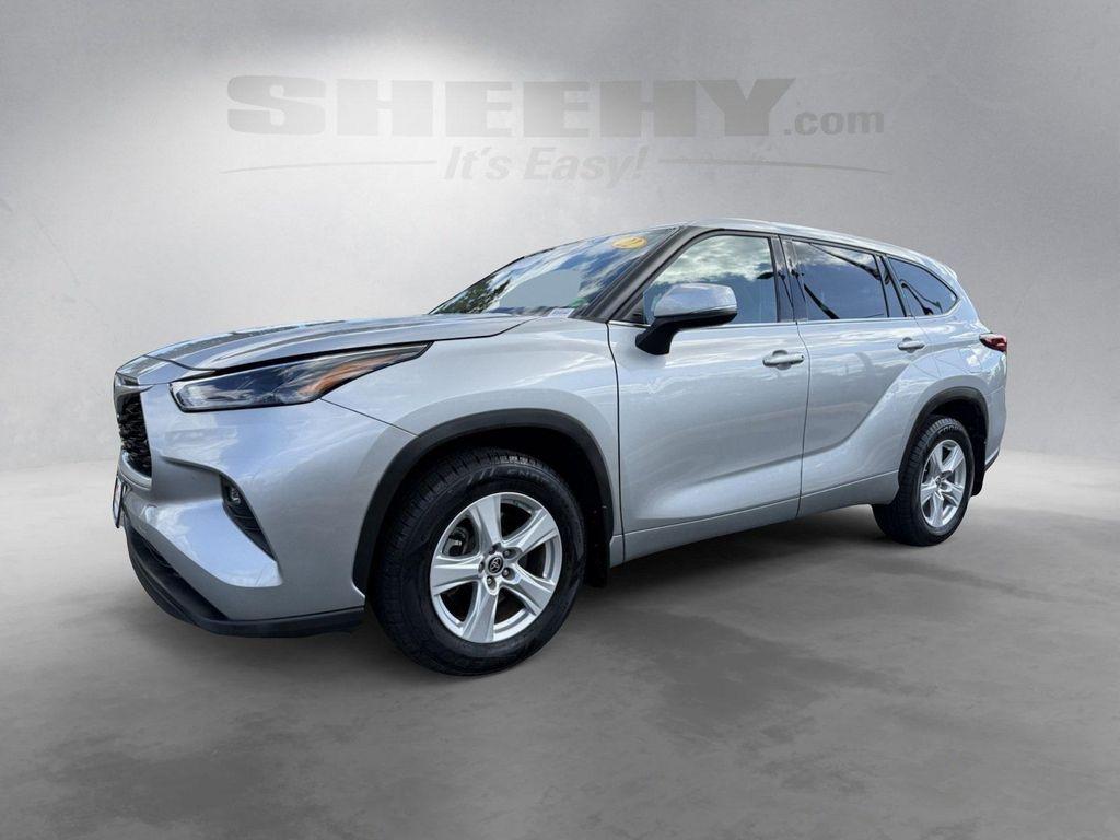 used 2022 Toyota Highlander car, priced at $27,990