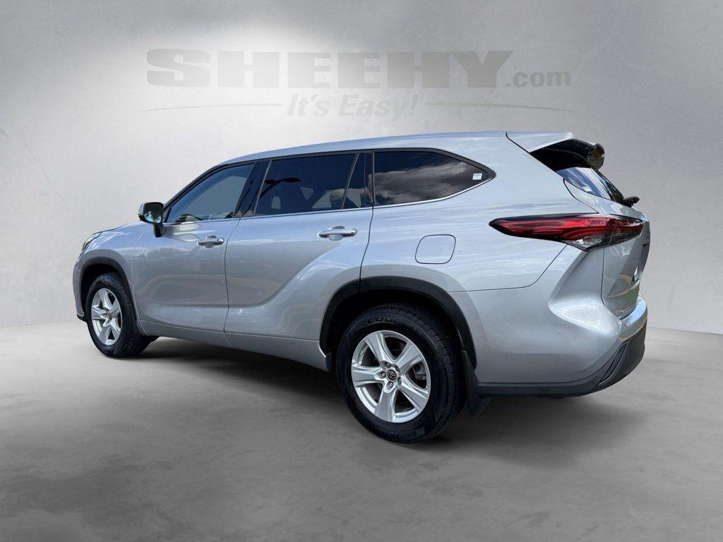 used 2022 Toyota Highlander car, priced at $27,990
