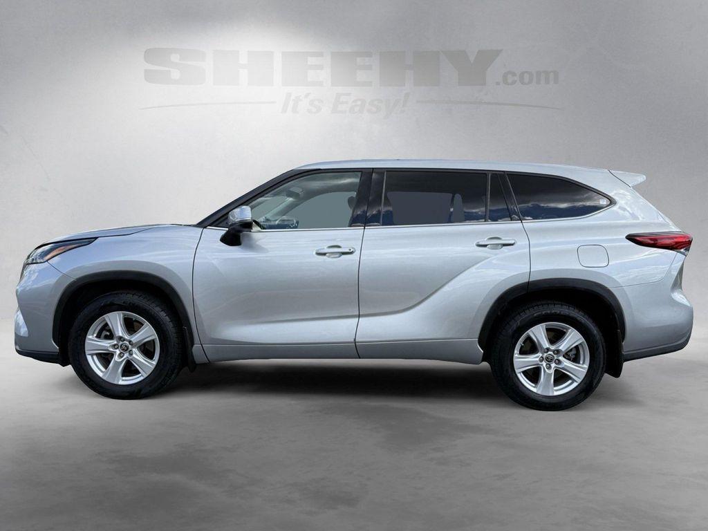 used 2022 Toyota Highlander car, priced at $27,990