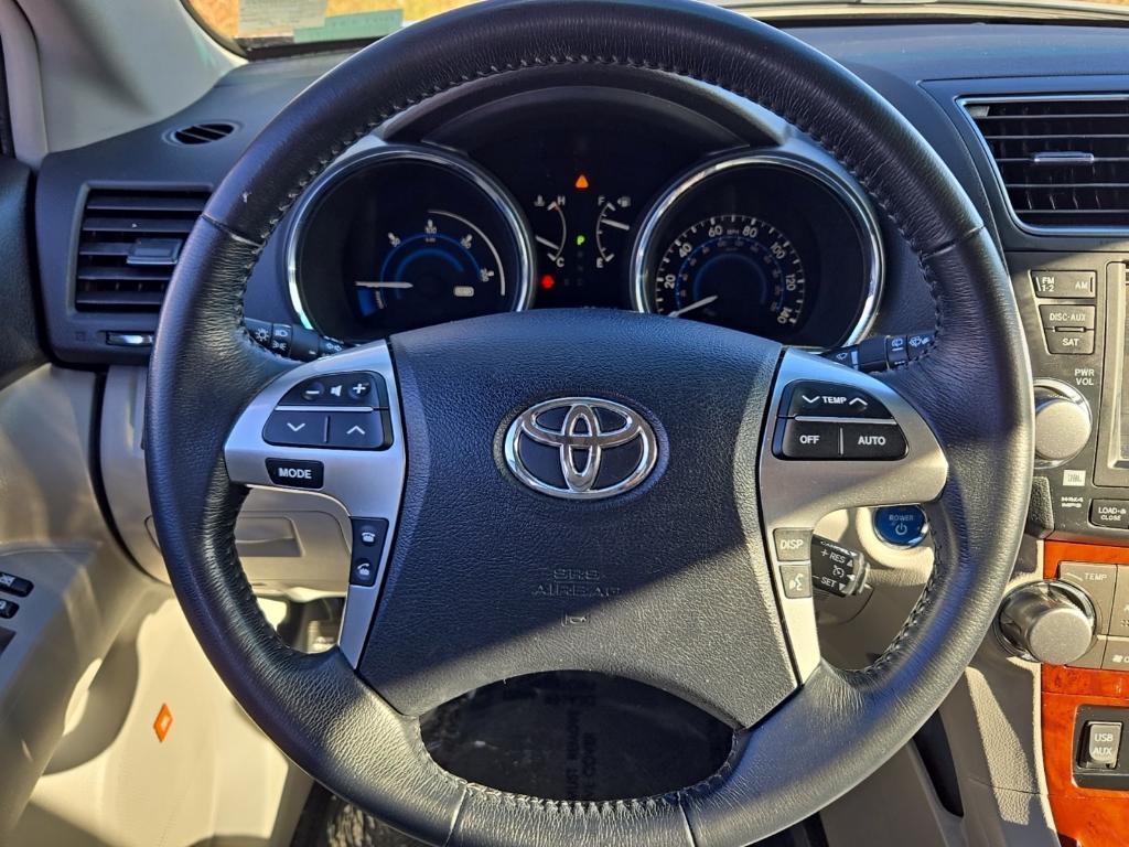 used 2011 Toyota Highlander Hybrid car, priced at $10,799