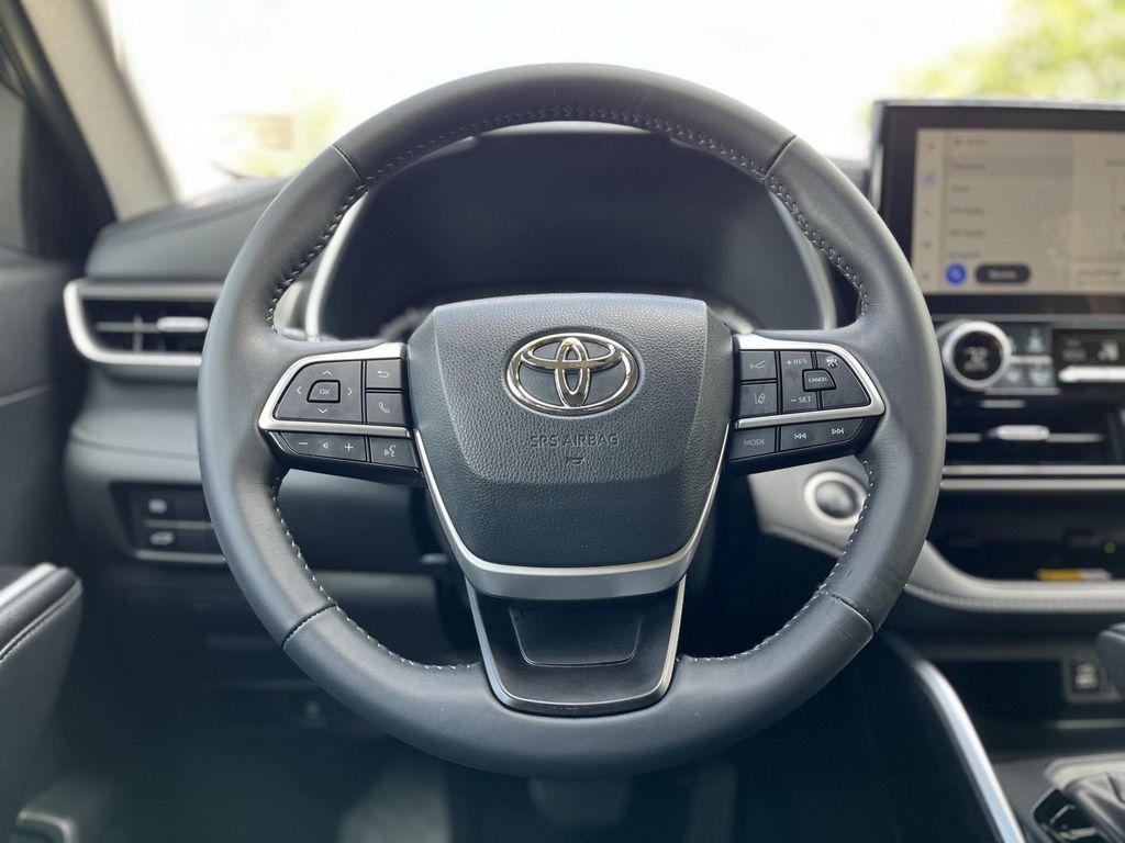 used 2024 Toyota Highlander car, priced at $42,790