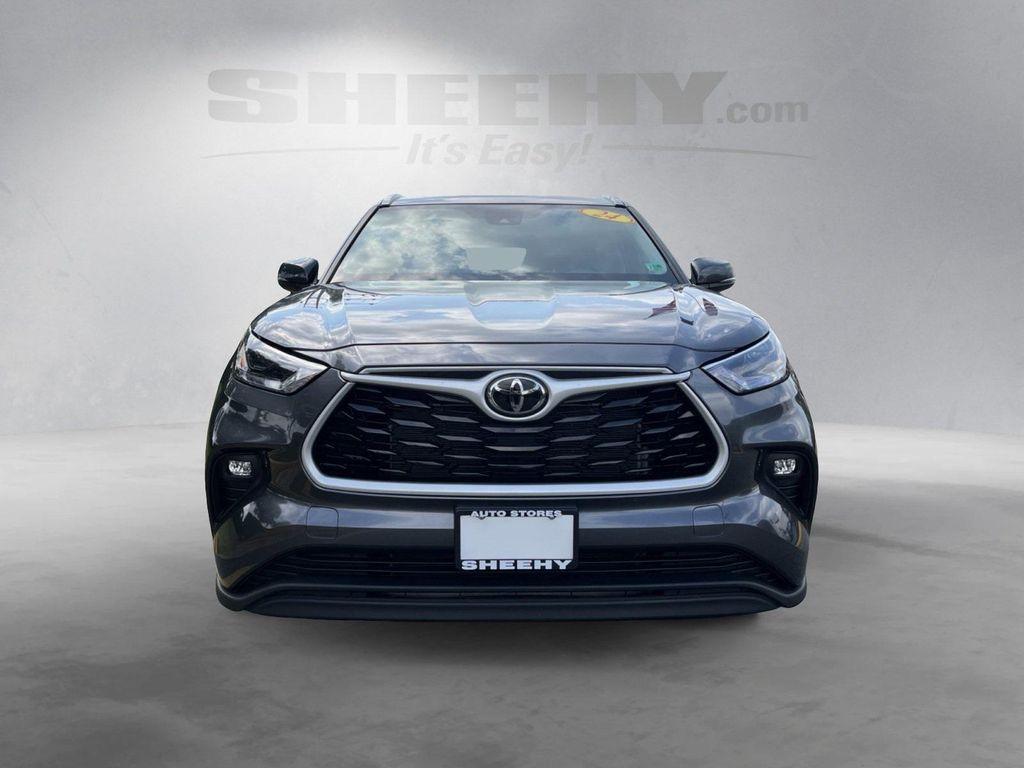 used 2024 Toyota Highlander car, priced at $42,790