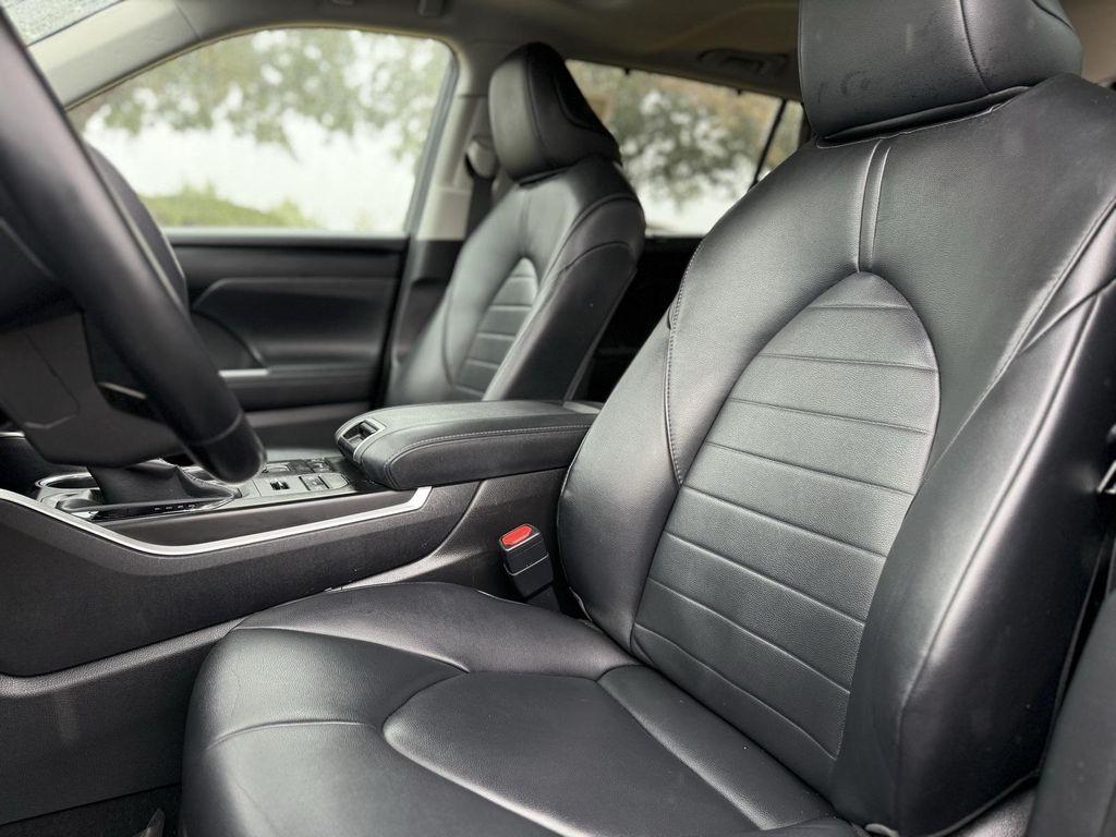 used 2020 Toyota Highlander car, priced at $27,490