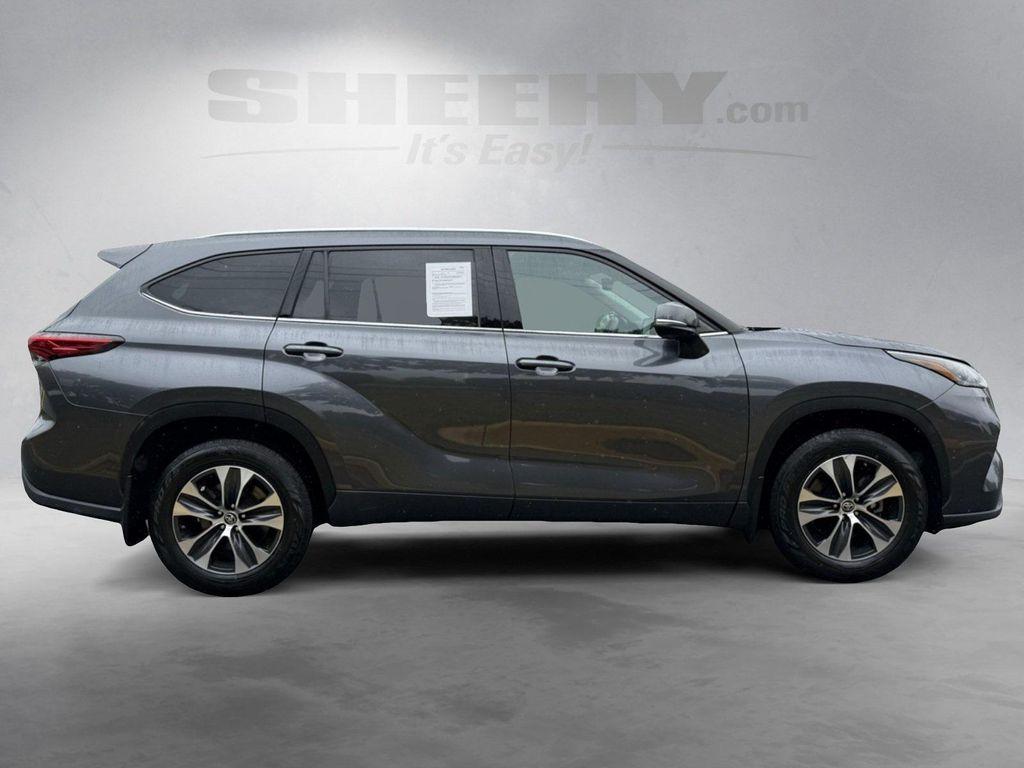 used 2020 Toyota Highlander car, priced at $27,490