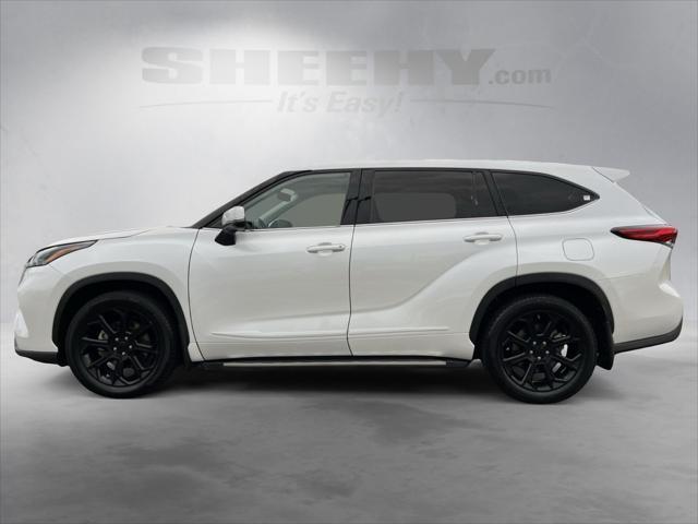 used 2022 Toyota Highlander car, priced at $29,998