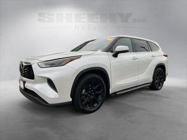 used 2022 Toyota Highlander car, priced at $29,998