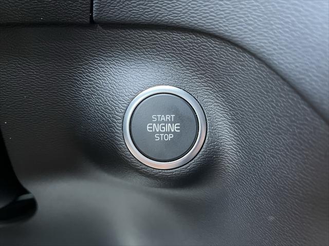 used 2022 Volvo XC40 car, priced at $31,500