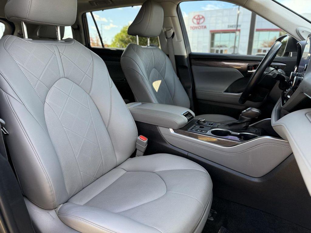used 2023 Toyota Highlander car, priced at $39,450