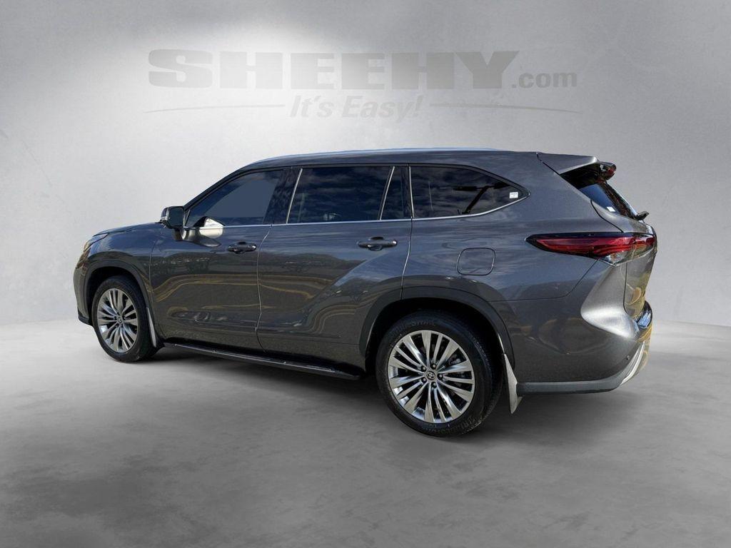 used 2023 Toyota Highlander car, priced at $39,450