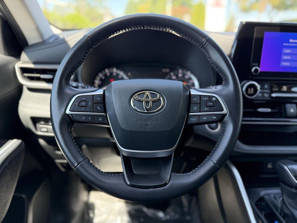 used 2024 Toyota Highlander car, priced at $35,990