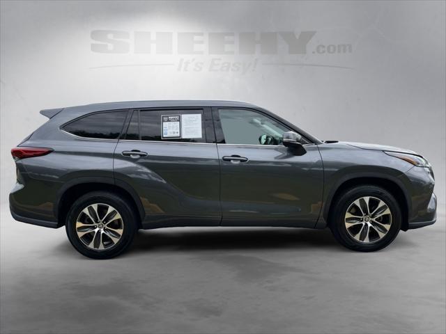 used 2021 Toyota Highlander car, priced at $26,791