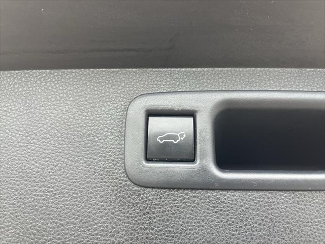 used 2021 Toyota Highlander car, priced at $26,791
