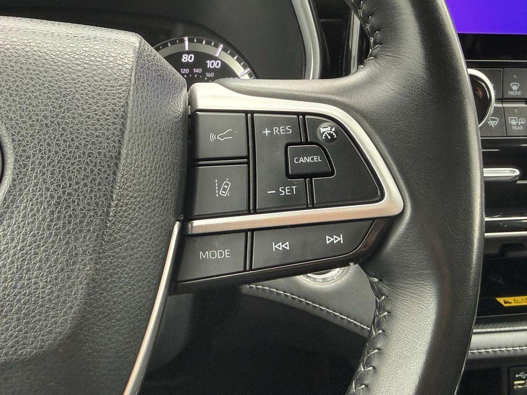 used 2023 Toyota Highlander car, priced at $31,650