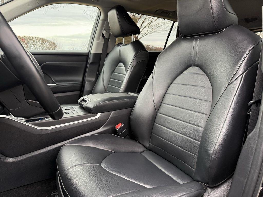 used 2023 Toyota Highlander car, priced at $31,650