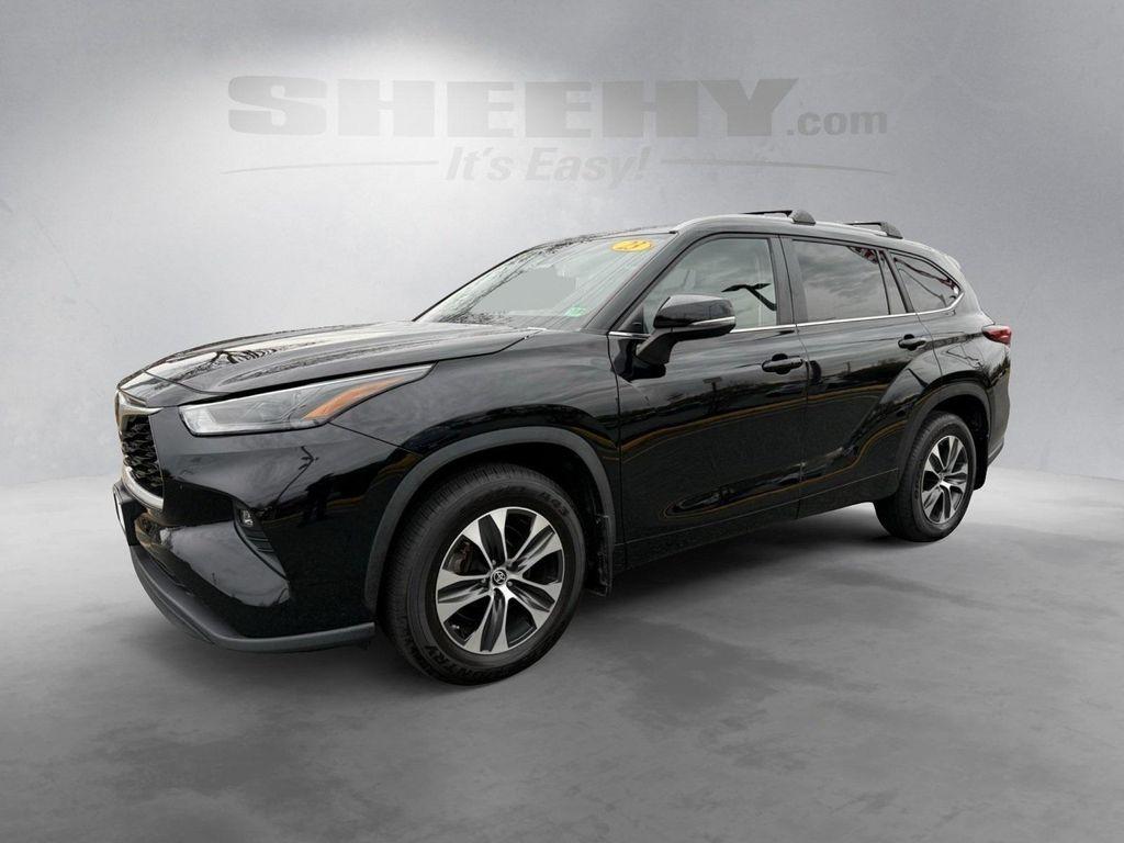 used 2023 Toyota Highlander car, priced at $31,650