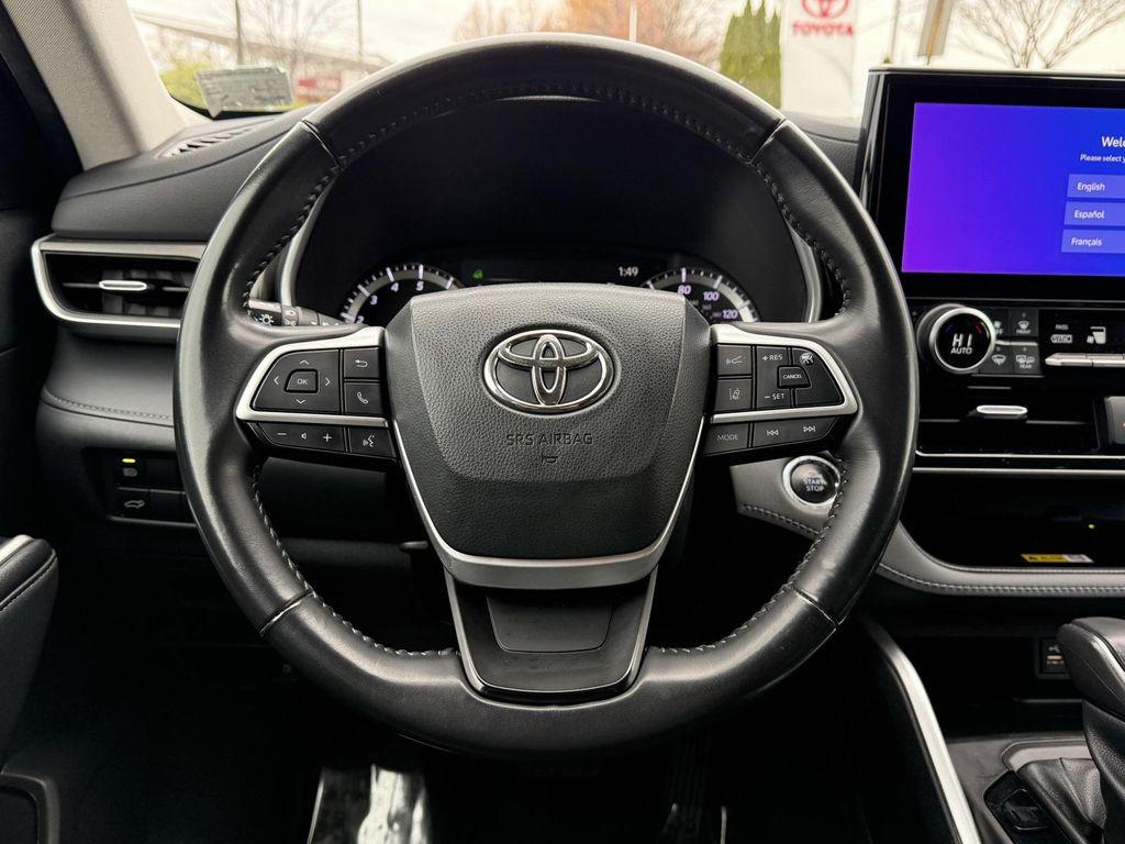 used 2023 Toyota Highlander car, priced at $31,650