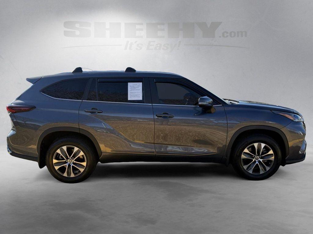 used 2024 Toyota Highlander car, priced at $40,650