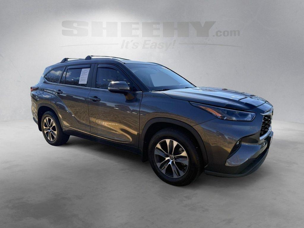 used 2024 Toyota Highlander car, priced at $40,650