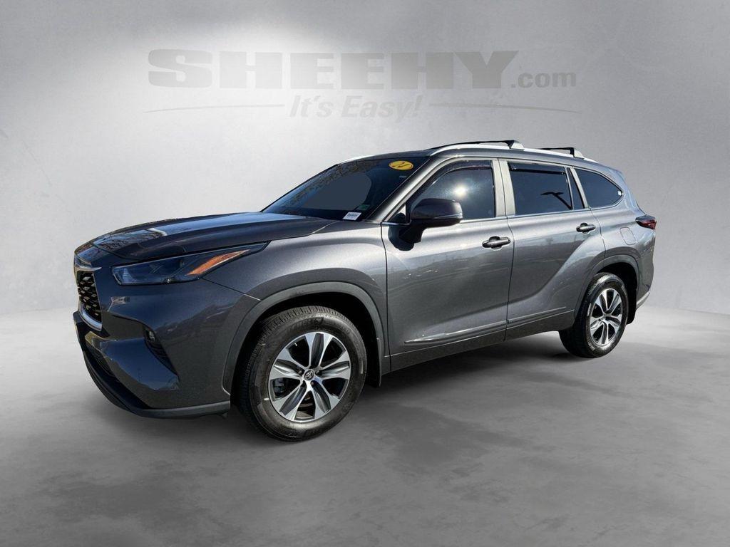 used 2024 Toyota Highlander car, priced at $40,650