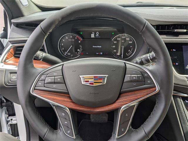 new 2025 Cadillac XT5 car, priced at $55,215