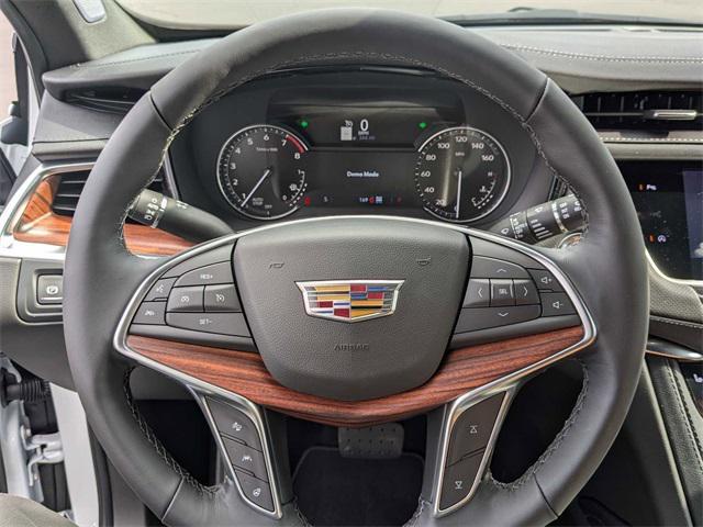 new 2025 Cadillac XT5 car, priced at $53,715