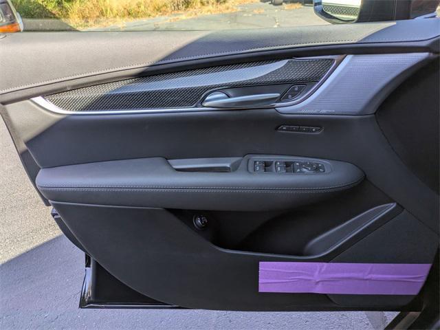 new 2025 Cadillac XT5 car, priced at $61,715