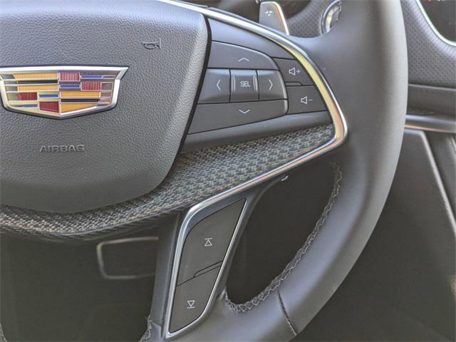 new 2025 Cadillac XT5 car, priced at $61,715