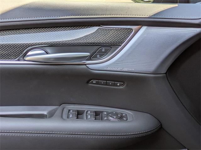 new 2025 Cadillac XT5 car, priced at $61,715