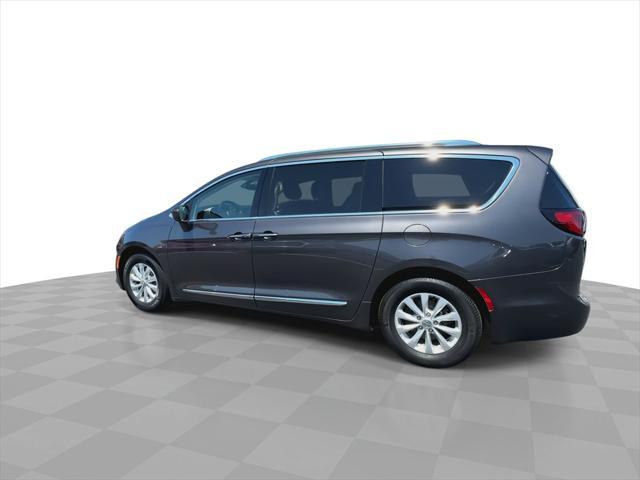 used 2018 Chrysler Pacifica car, priced at $15,995