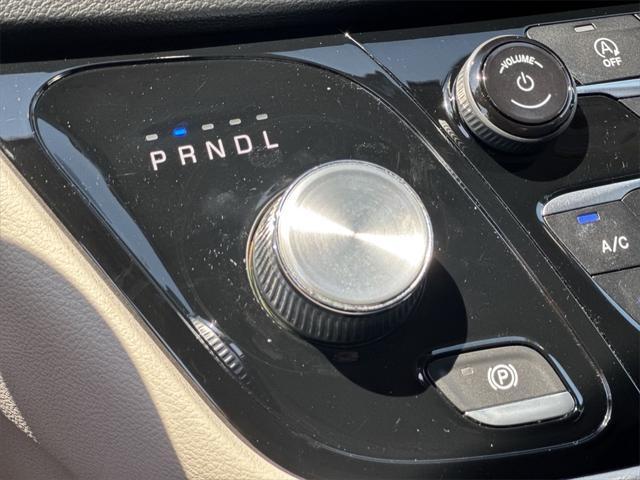 used 2018 Chrysler Pacifica car, priced at $15,995