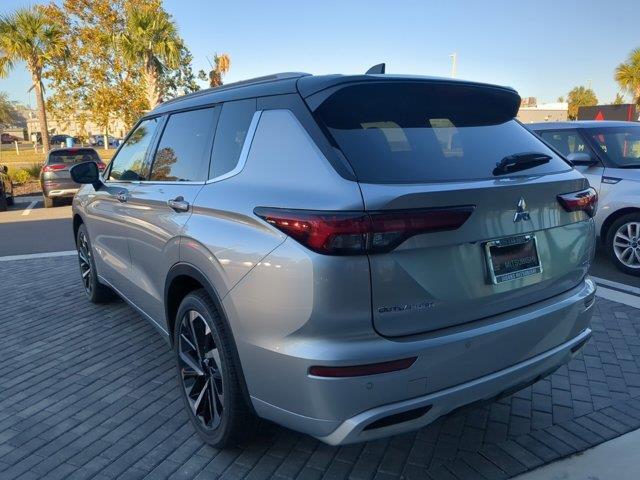 new 2024 Mitsubishi Outlander car, priced at $30,690