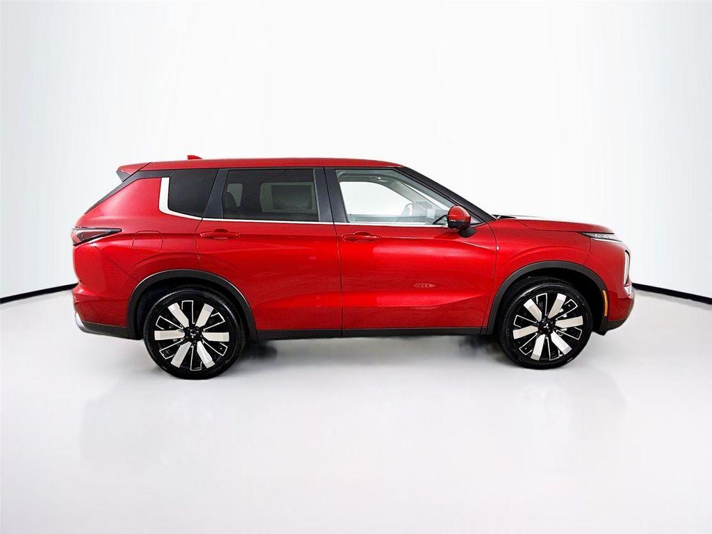 new 2025 Mitsubishi Outlander car, priced at $31,695