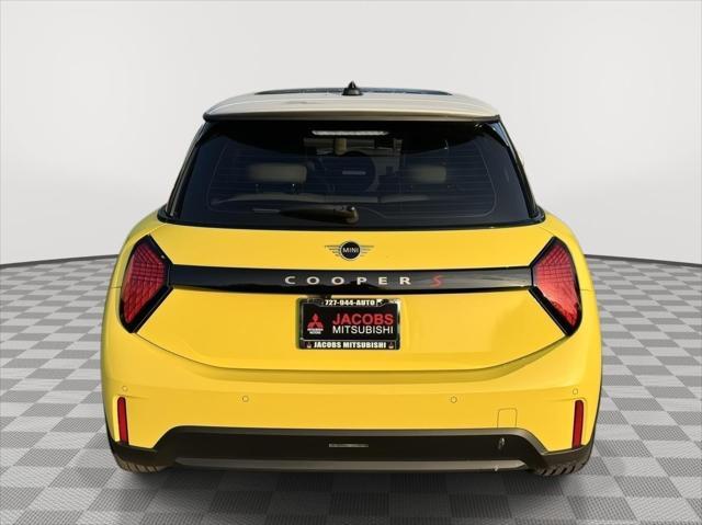 used 2025 MINI Hardtop car, priced at $29,997