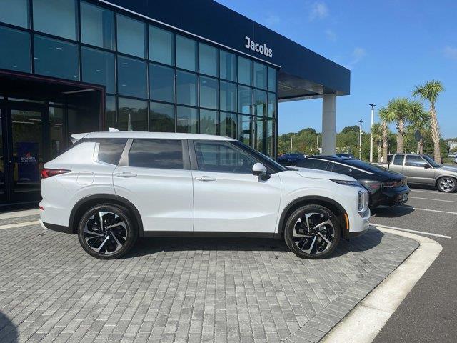 new 2024 Mitsubishi Outlander car, priced at $27,130