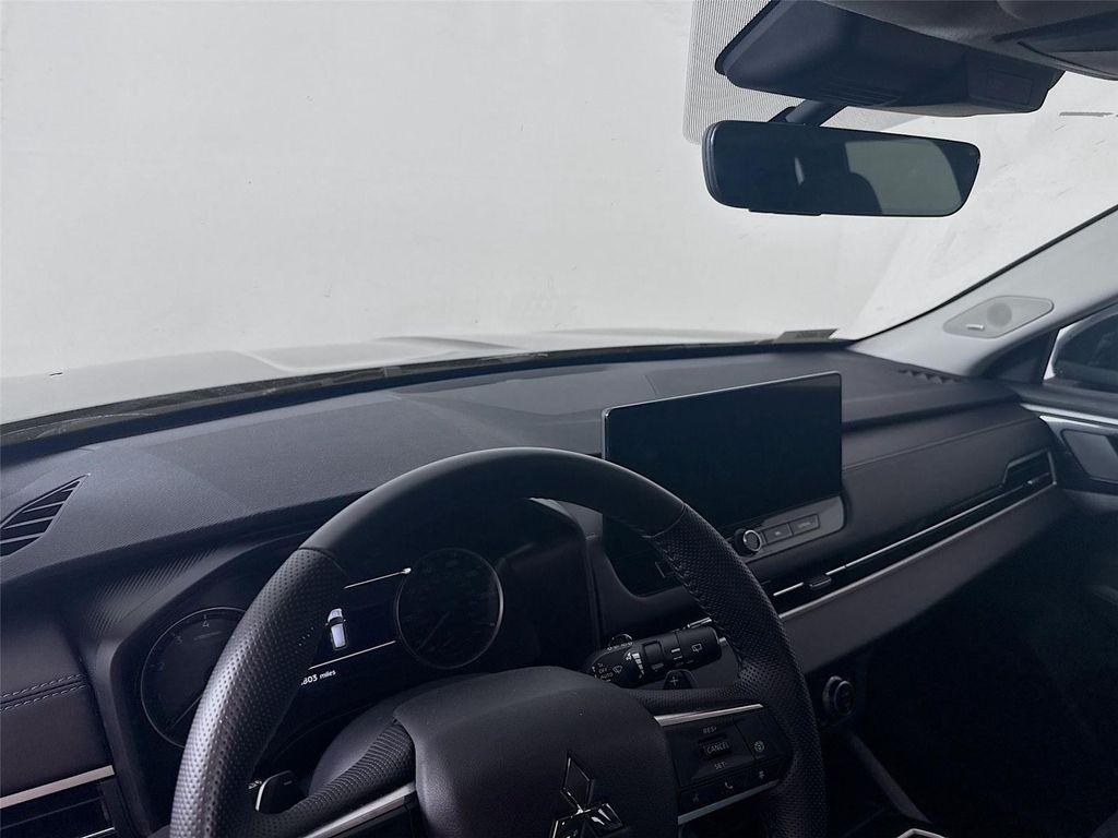 used 2025 Mitsubishi Outlander car, priced at $25,999