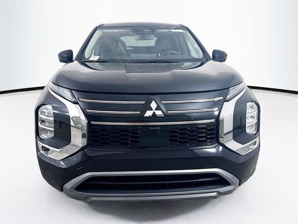used 2025 Mitsubishi Outlander car, priced at $25,999