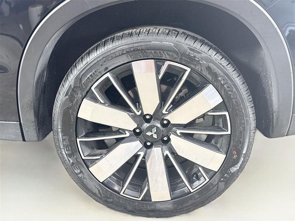 used 2025 Mitsubishi Outlander car, priced at $25,999