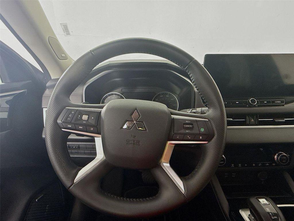 used 2025 Mitsubishi Outlander car, priced at $25,999