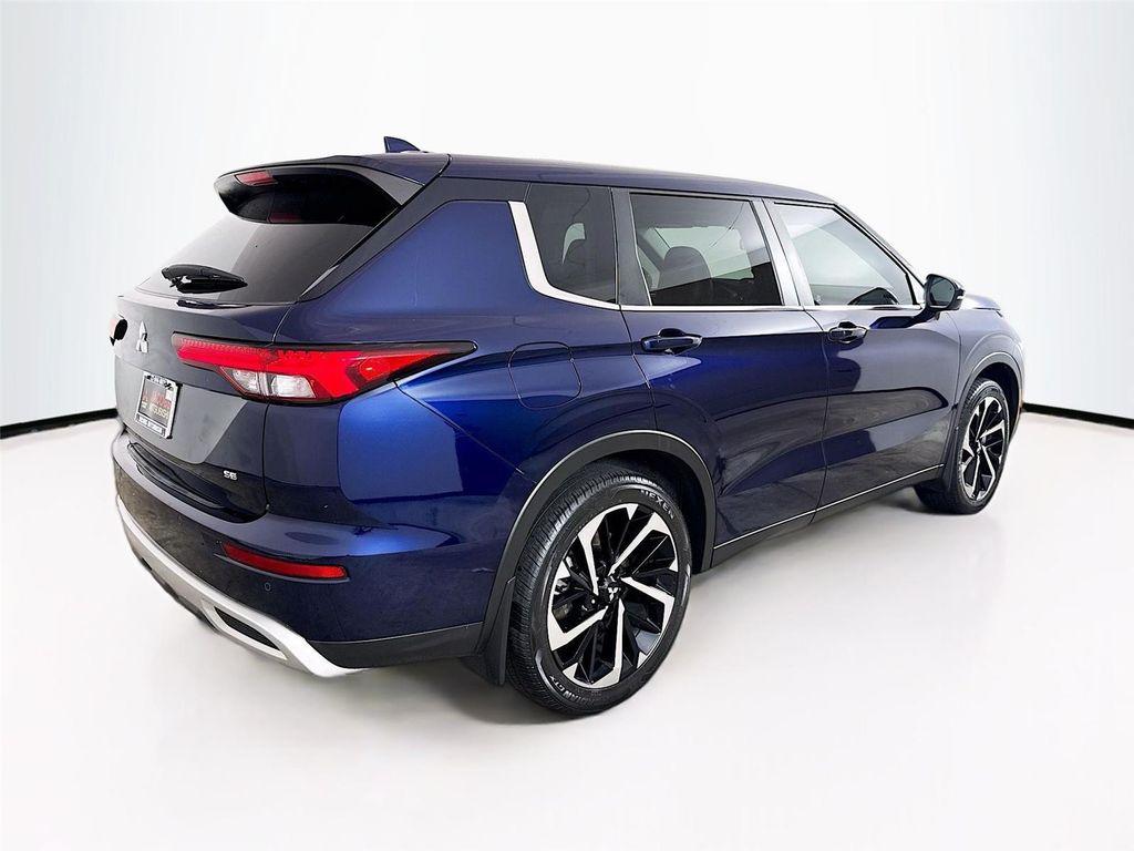 used 2024 Mitsubishi Outlander car, priced at $21,799