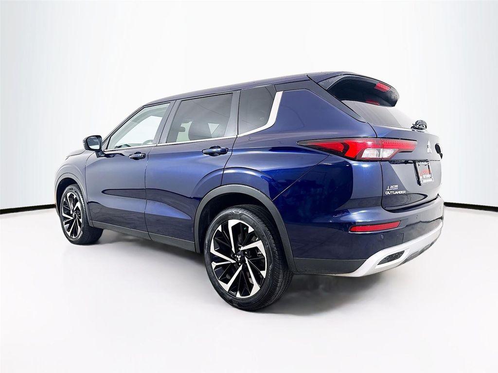 used 2024 Mitsubishi Outlander car, priced at $23,995