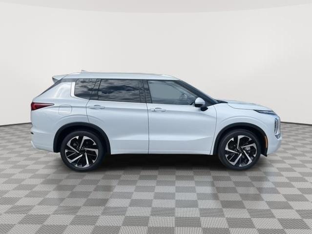 new 2024 Mitsubishi Outlander car, priced at $30,380