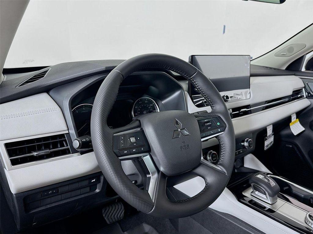 new 2025 Mitsubishi Outlander car, priced at $29,835
