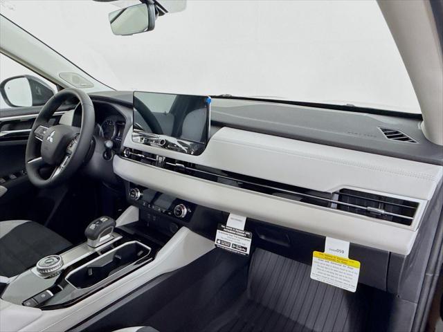 new 2025 Mitsubishi Outlander car